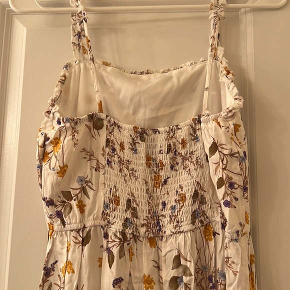 Blue Rain- Frencesca’s white with multi-color flower patterns. Size S - Picture 5 of 8